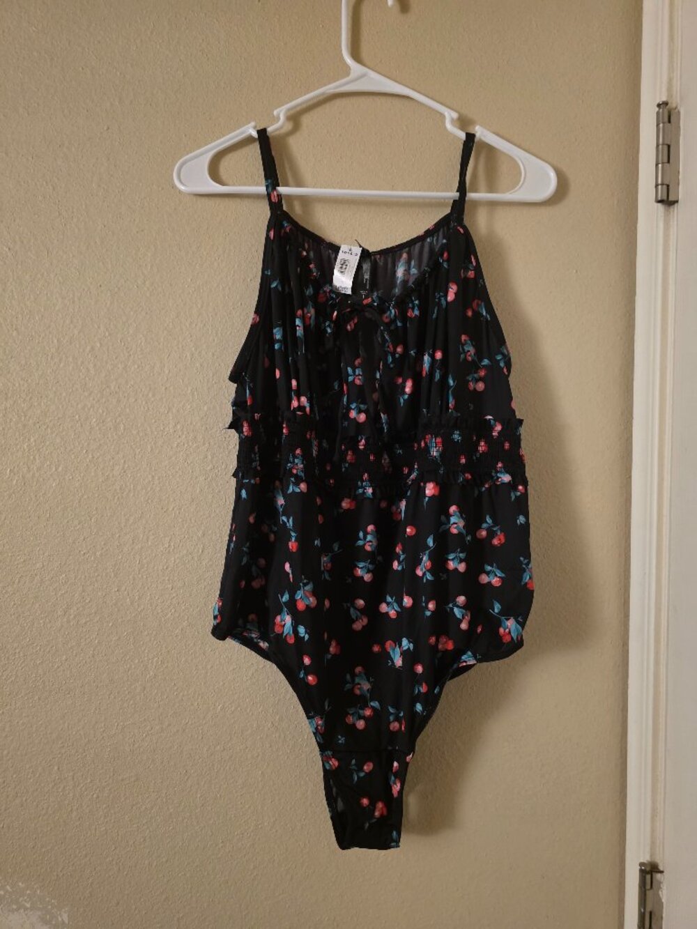 NWT Torrid Size 1X Black Red Cherry Bodysuit
